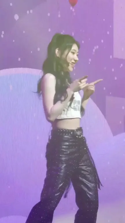 🔥 ITZY Yuna, Chaeryeong & Ryujin Kpop Slutty Dance Tease 💦