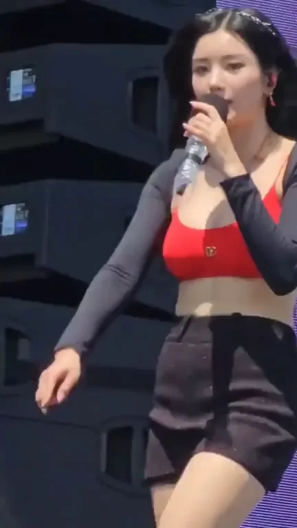 Kwon Eunbi's Tits Popping in Red Bra on Stage
