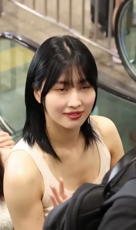 TWICE - Momo