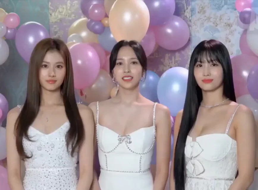 TWICE - Mina, Sana and Momo