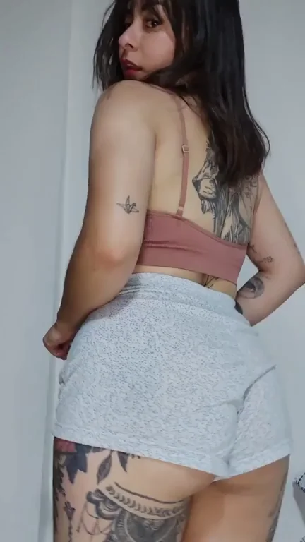 This milf will sit on your you