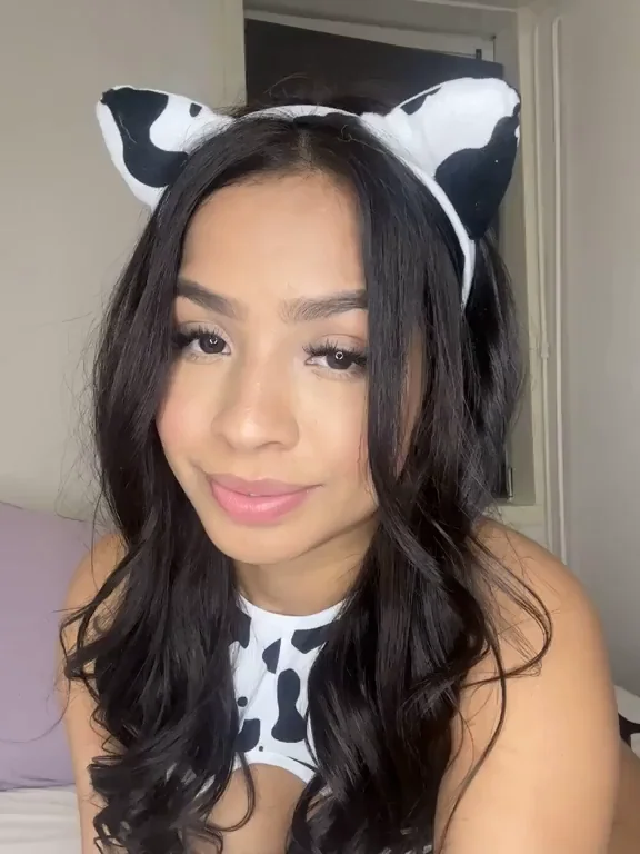 Step one, insert face. Step two, insert dick, would you tell me what will be the step 3 🤤” (fuckdoll)