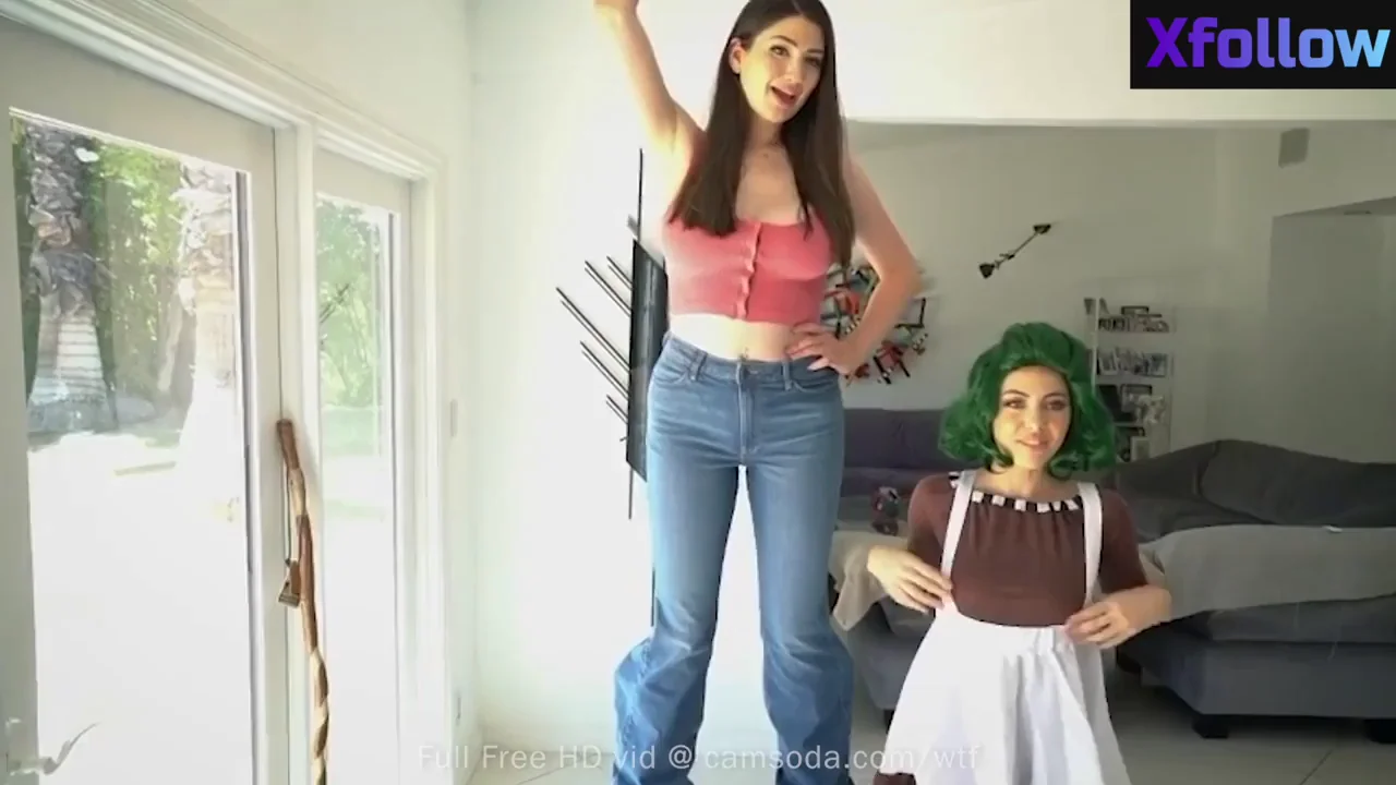 Tall Girl Gets Pussy Eaten [one minute]