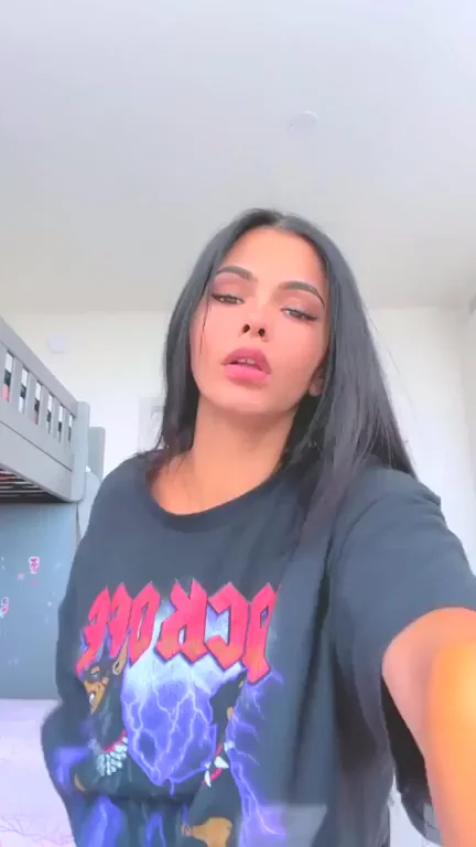 [TW] Your daily dose of tiny tits