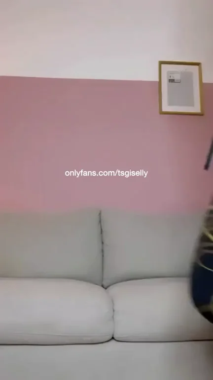 Gym Girl's Massive Dick Bulge Surprise! Oops WTF 😈🍆💦