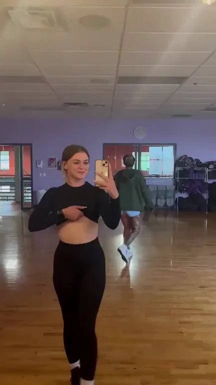 Are you risky enough to fuck in the gym (;