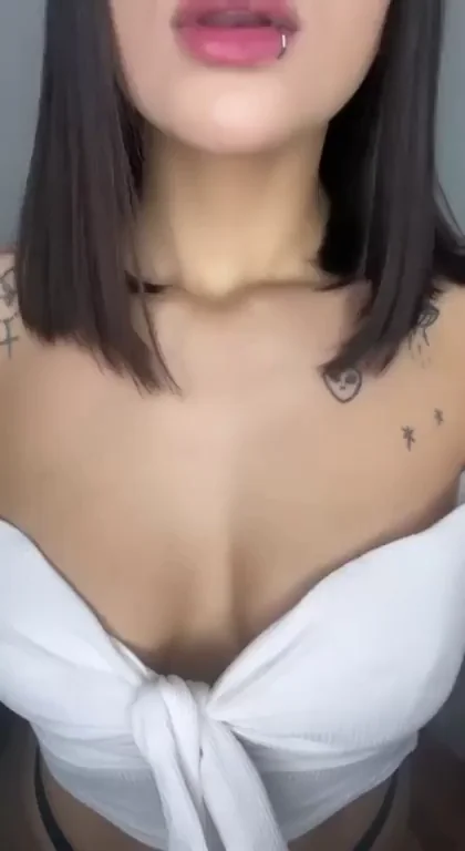 Bouncy Tits Tease 😍 Hmmm Watch 'Em Jiggle! 💦