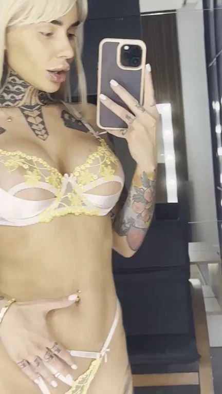 🔥 Blonde Inked Teen Tease: Tits Out in Lace, Ready to Rub in an Hour 😈🍑