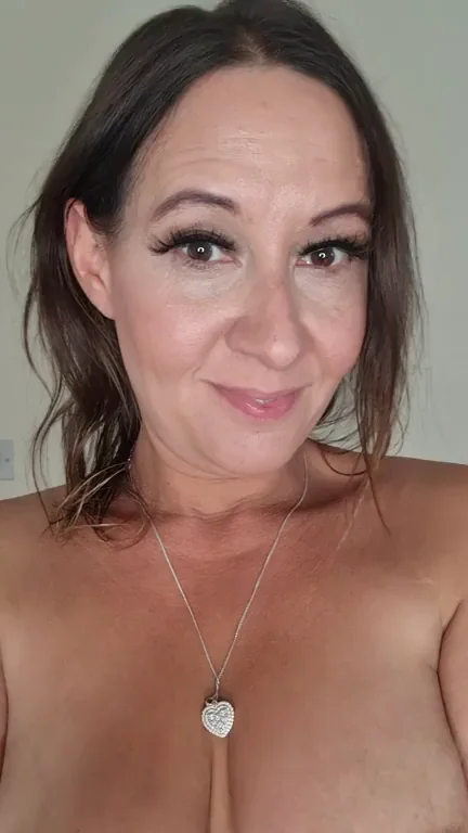 Just another wife being slutty