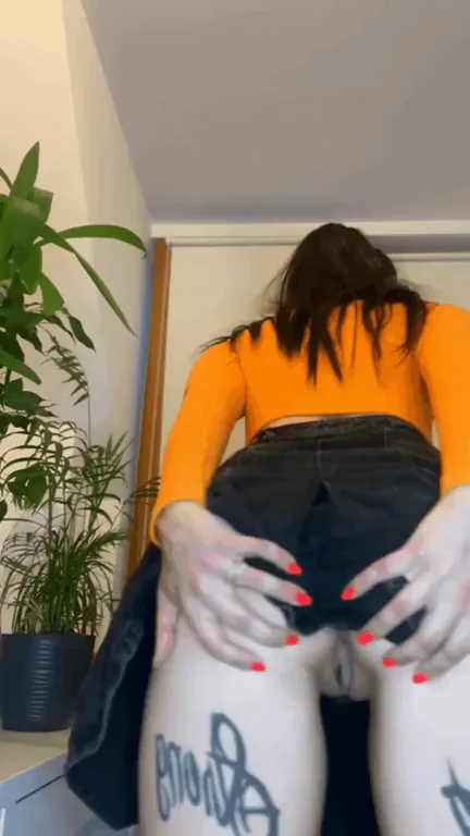 My pussy loves naughty games with your tongue