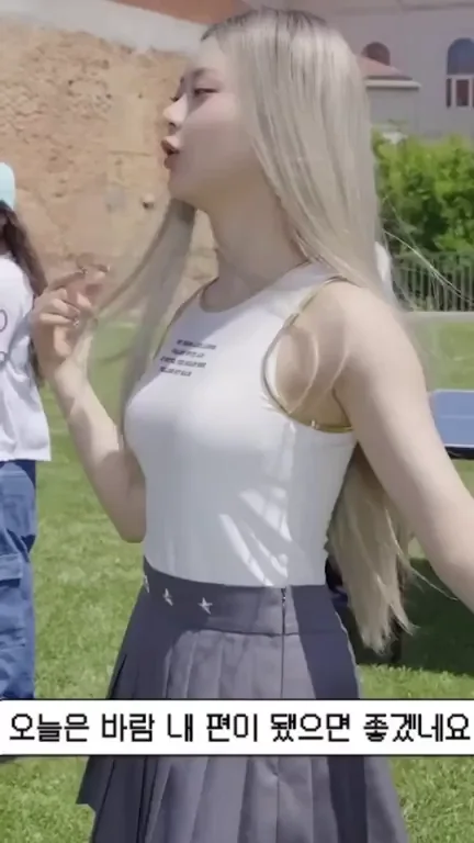 NewJeans - Hanni