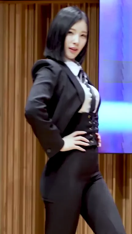 ALICE Sohee's Slutty Suit Tease - Kpop Fap Fuel