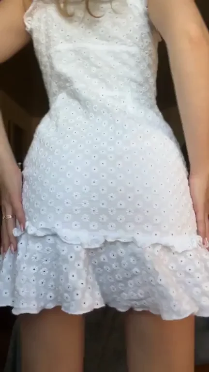 Hot Babe Lifts White Mini Skirt to Flash Her Juicy Bare Ass and Pussy Daily Cravings