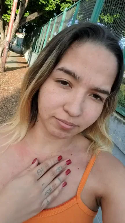 Flashing My Juicy Tits in the Mall 😈🍈🍈