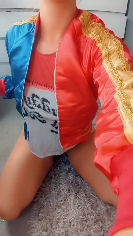 Harley Quinn Titty Drop: Dropping by to Say Hello with Slutty Curves ðŸ™‹ðŸ¼â™€ï¸
