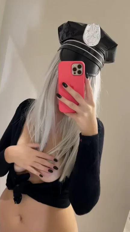 Homegrown Cop Babe's Soft Squishy Tits & Ass Tease 😍👮‍♀️🍑