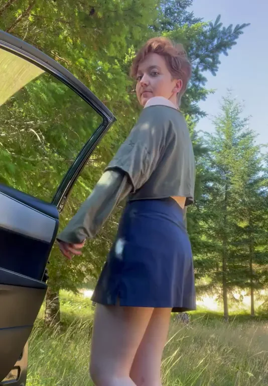 Come Outside & Play with My Jiggly Redhead Booty? 🍑🔥