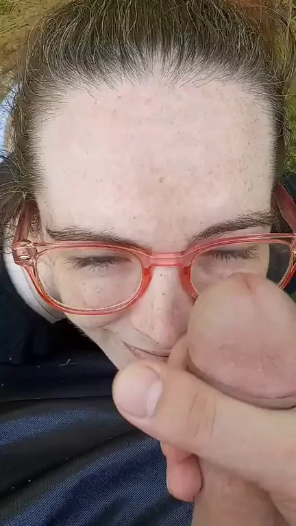 I love rewarding daddy when he does his yardwork 🤤🤭 plus I get a reward ❤🥵