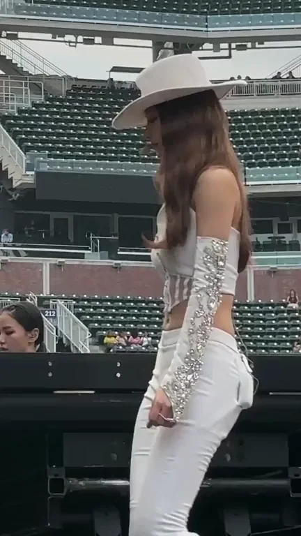 TWICE - Tzuyu