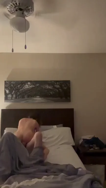 Hot Slut Rides Dick on Bed 😈🤤