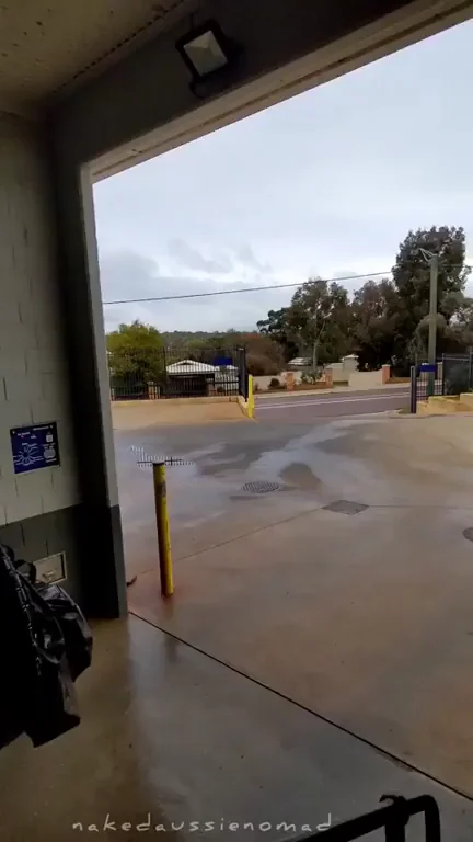 Come get wet with me in the carwash?