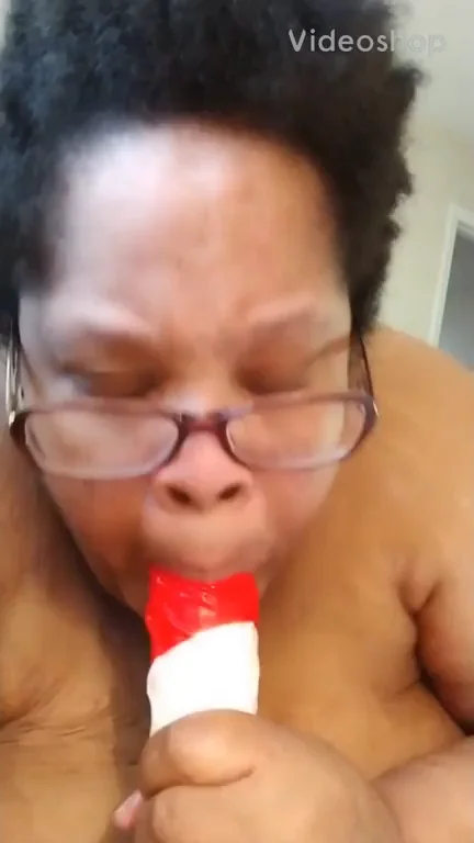Sloppy Ebony BBW Sucks Daddy's Dream Popsicle