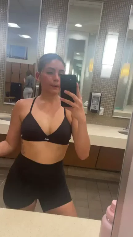 Quick flash before I leave the gym ;)