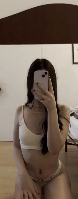 🔥 Wanna Pound This Busty 2001 College Cam Slut? 🍑💦