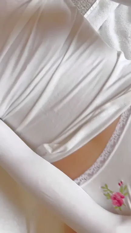Pure and clear for you to see every pinky detail