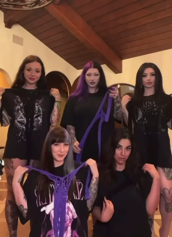 Super Smash Goth Girls. Choose your character