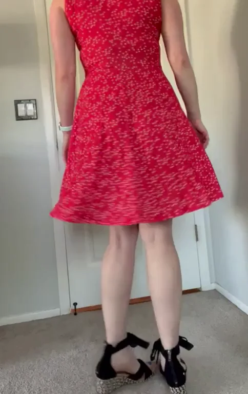 Sundress and thong season, shakin that booty