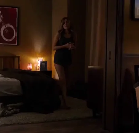 Sophia Bush's Steamy Bedroom Tease 🔥🍑