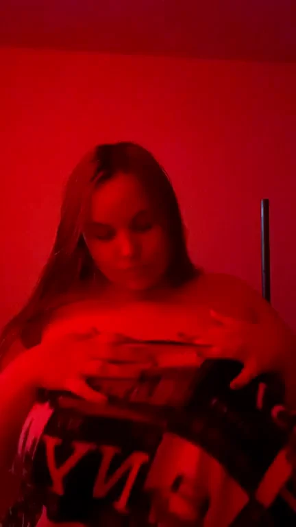 Do you like that I am under the red light for you? [GIF]
