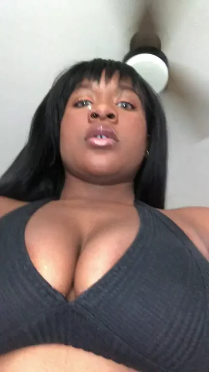 Do men still like ebony women .