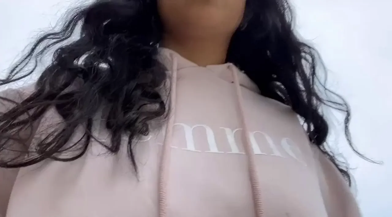Flashing My Juicy Tits for Your Hard Boner 😈🍆