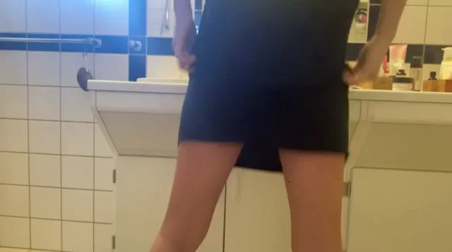 I consider myself an expert in time management. A great tip if you are busy, are to pee and do skincare at the same time. Soon to return with more lifehacks :-D