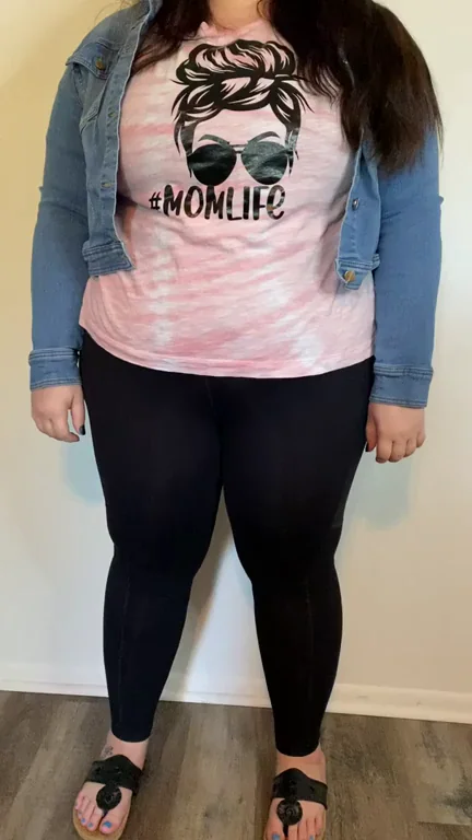 I'm back for MILF Monday! ?