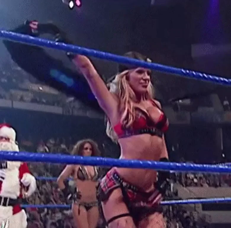 Ashley Massaro's Big Tits Santa Dance 🍒🎅💃