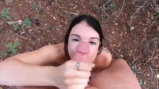 Applying my sunscreen ?