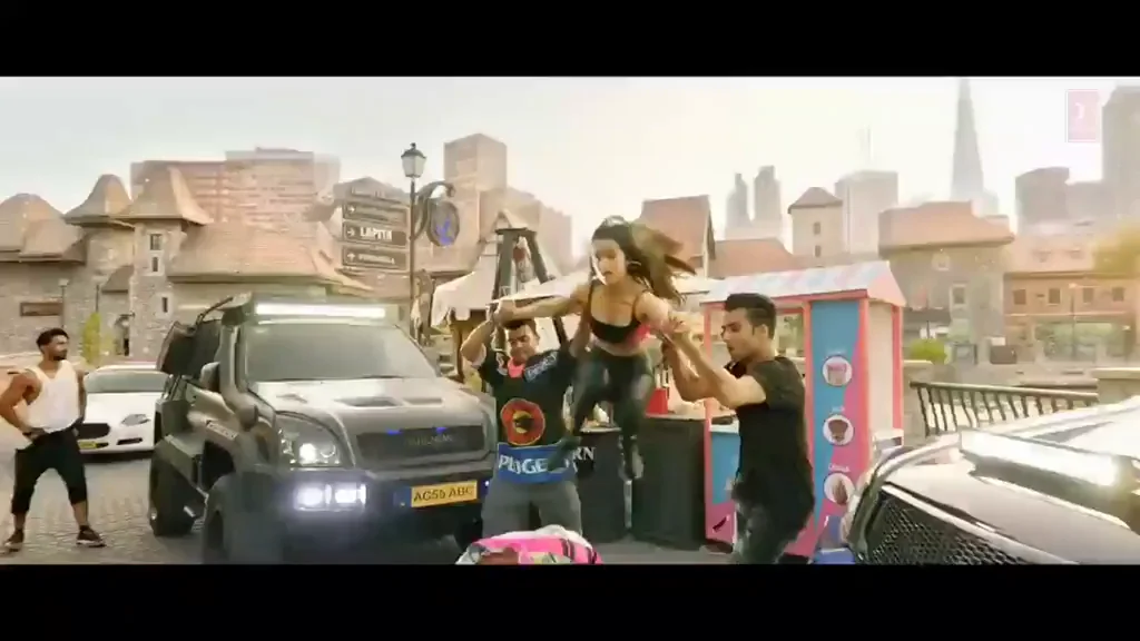 🔥 Shraddha Kapoor's Wild Desi Car Crew Fuck Fest 🍑💦