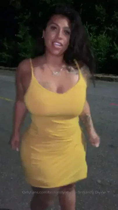 Latina Babe's Dress Hike Twerk Escalation 🍑💦