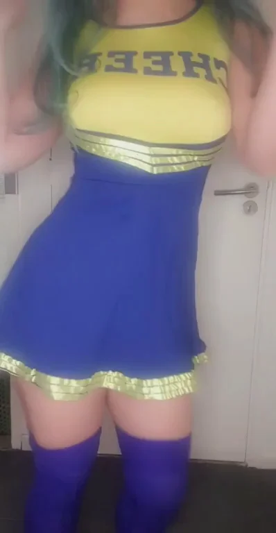 Cheerleader Slut Loves Her Butt Plug! 🍑📣🔌