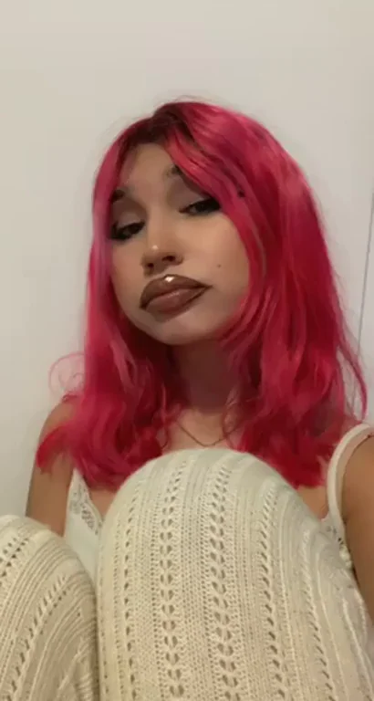Pretty Goth Slut Begs: Eat My Pussy Plz? 😈💕