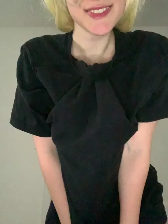 Big Natural Bouncy Titty Drop Tease 😍💦