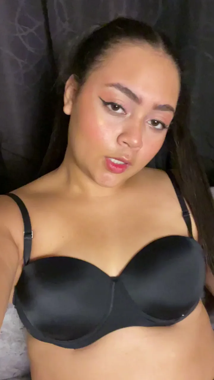Cum on My Tits or Swallow in My Slutty Mouth? 😘💦