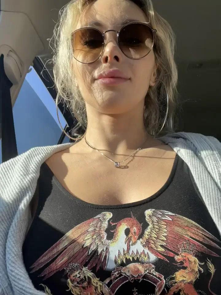 Taxi Driver Goes Wild for My Slutty Tit Tease 😈🍈🍈