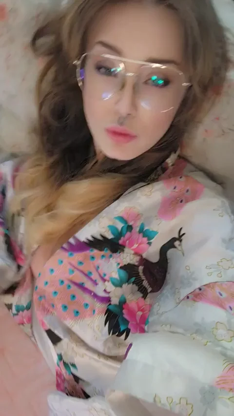 Mommy's Pussy Stuffed 🍑💦 Cum Fill My Other Holes!