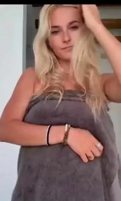 Reveal her natural bikini