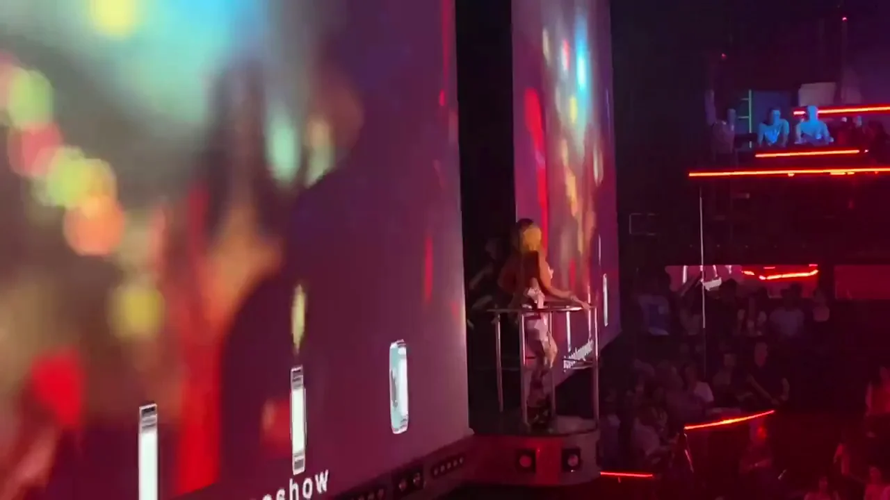 Showing tits to the crowd