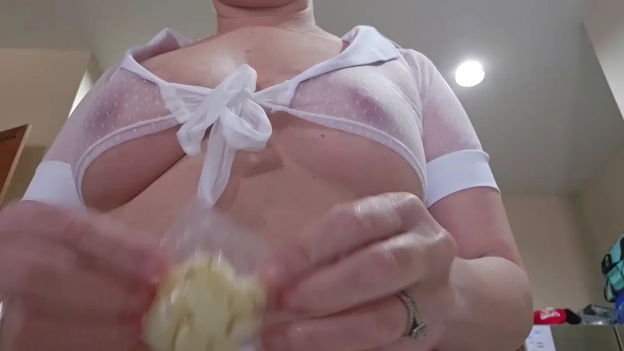 MILF Meal Preps Her Juicy Tits & Dripping Fun
